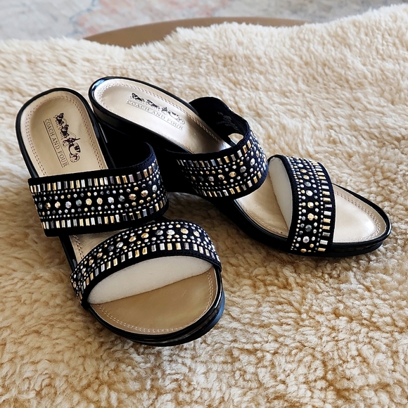 Gorgeous NWOT Coach And Four Dress Wedge Heel Sandals 🩶💛🖤 - Picture 15 of 16